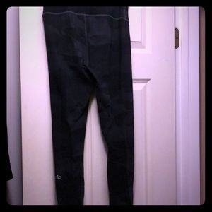 ALO yoga camo leggings